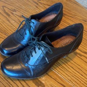 COBB HILL BY NÉW BALANCE LITTLE BLACK LEATHER LACE UP